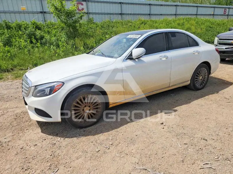 2015 Mercedes Benz C-Class фото
