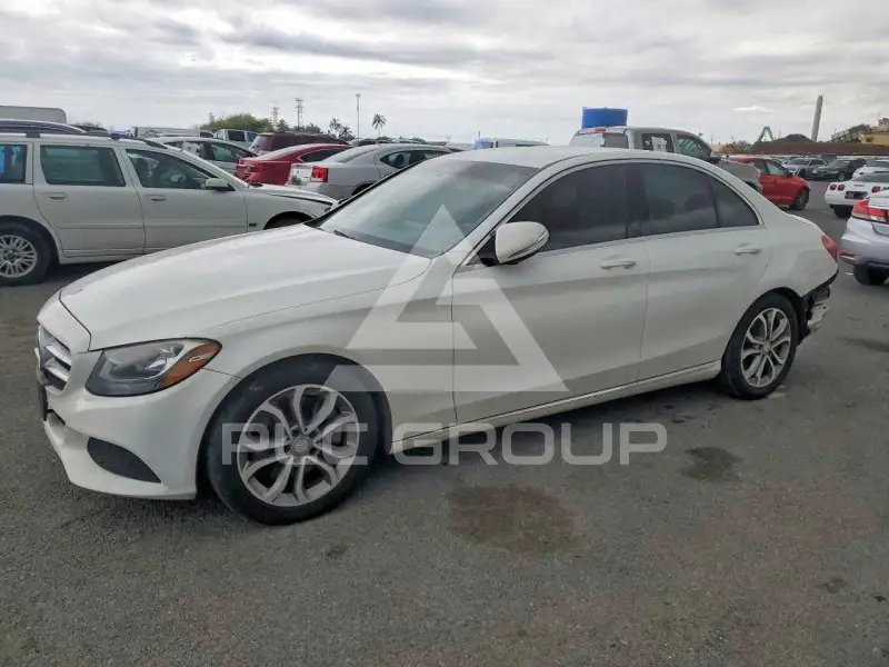 2015 Mercedes Benz C-Class фото