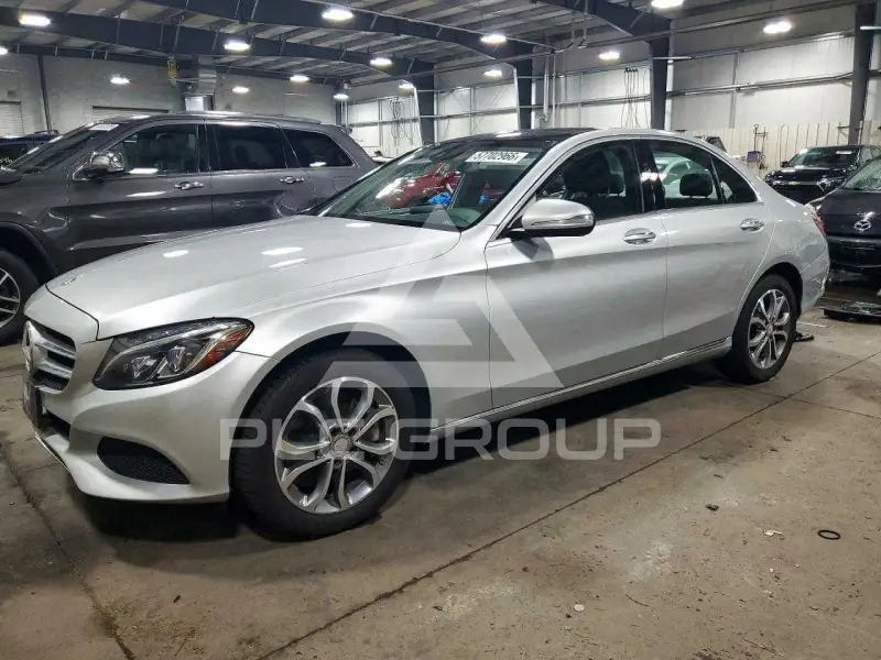 2015 Mercedes Benz C-Class photo