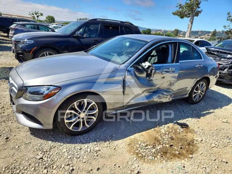 2015 Mercedes Benz C-Class photo
