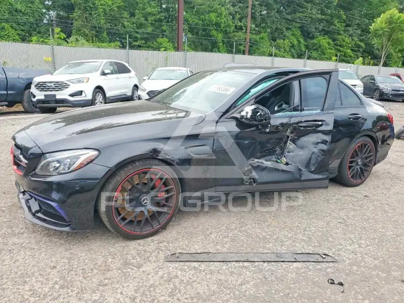 2015 Mercedes Benz C-Class photo