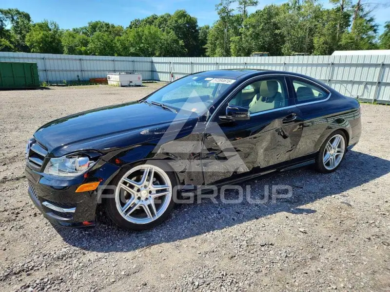 2015 Mercedes Benz C-Class фото