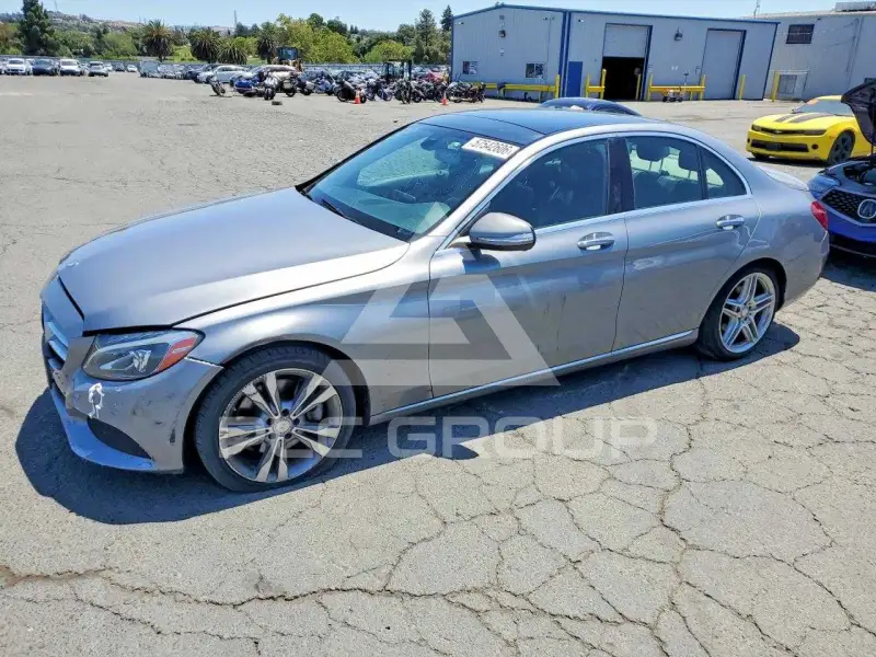 2015 Mercedes Benz C-Class photo