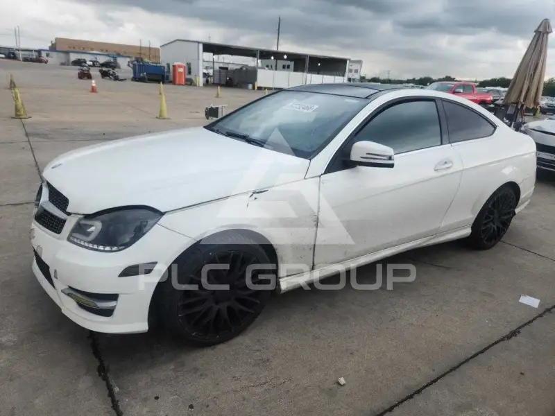 2015 Mercedes Benz C-Class фото
