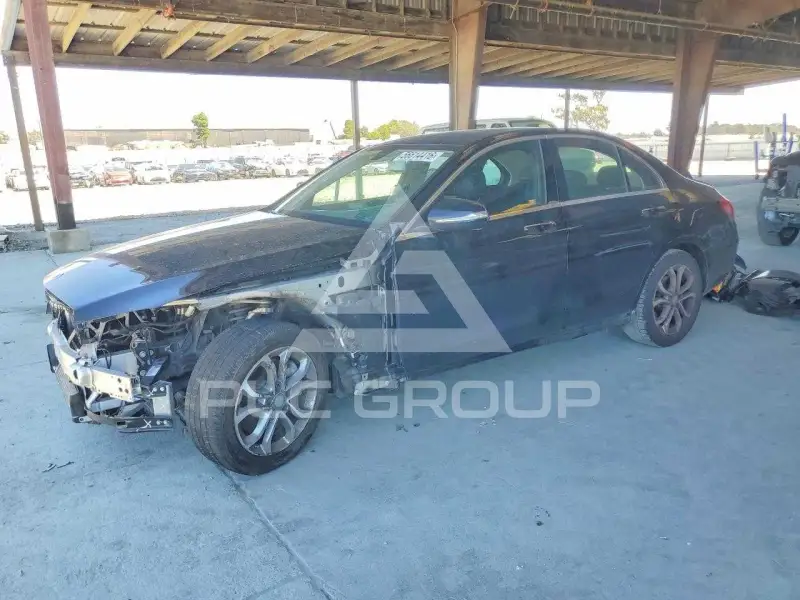 2015 Mercedes Benz C-Class photo