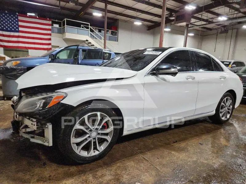 2015 Mercedes Benz C-Class фото
