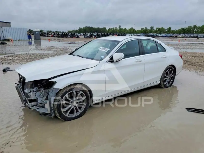 2015 Mercedes Benz C-Class фото