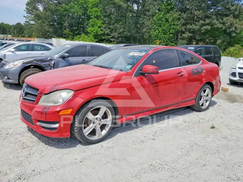 2015 Mercedes Benz C-Class фото