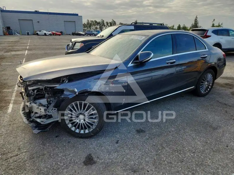 2015 Mercedes Benz C-Class photo