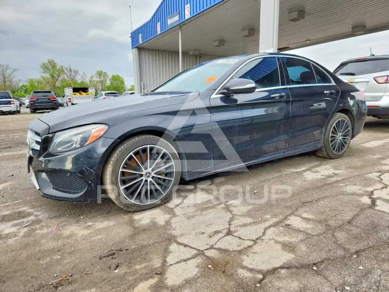 2015 Mercedes Benz C-Class фото