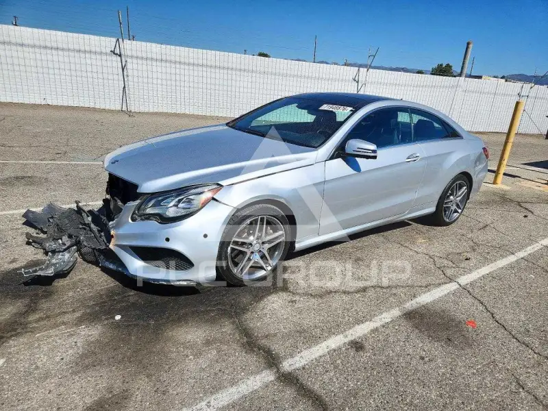 2015 Mercedes Benz E-Class фото