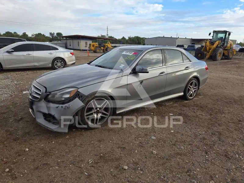 2015 Mercedes Benz E-Class фото