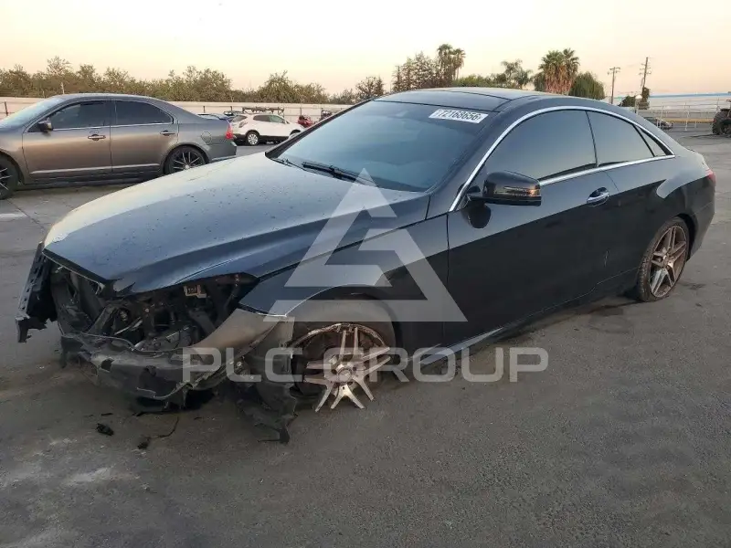 2015 Mercedes Benz E-Class фото