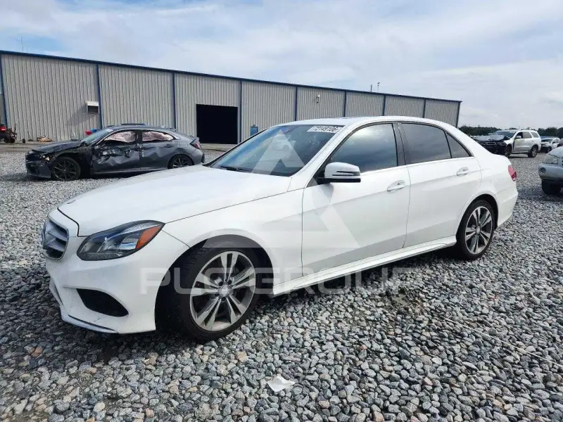 2015 Mercedes Benz E-Class фото