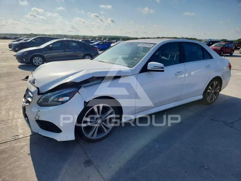 2015 Mercedes Benz E-Class фото
