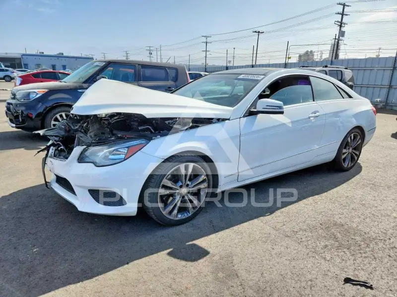 2015 Mercedes Benz E-Class фото