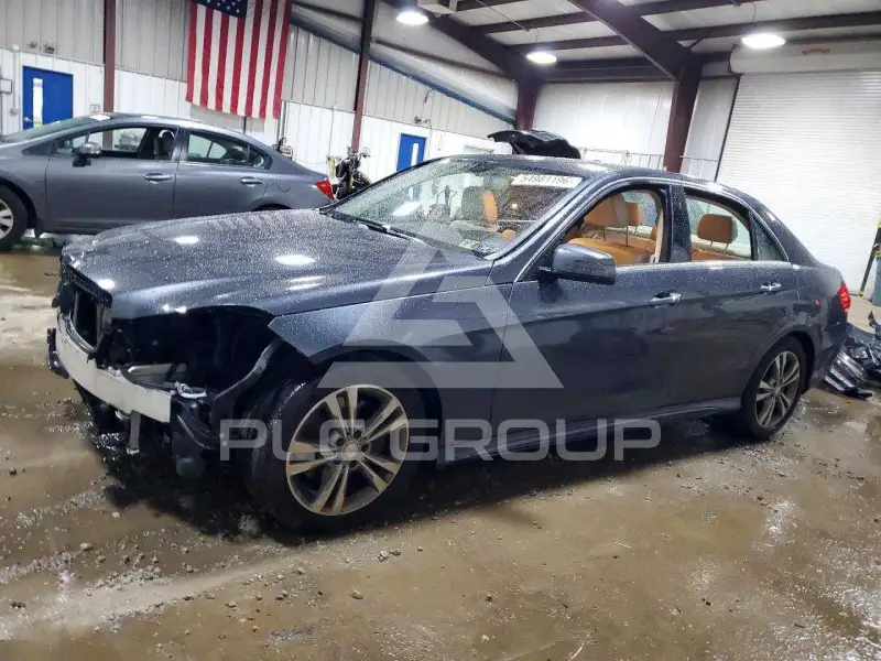 2015 Mercedes Benz E-Class фото