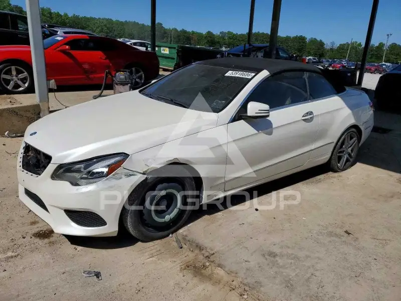2015 Mercedes Benz E-Class фото