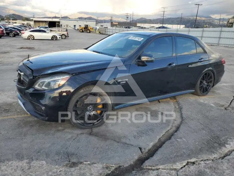2015 Mercedes Benz E-Class фото