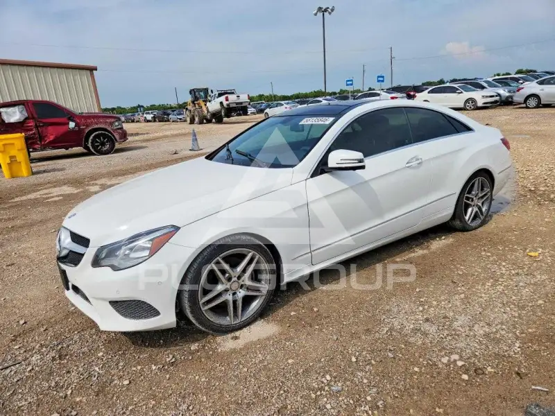2015 Mercedes Benz E-Class фото