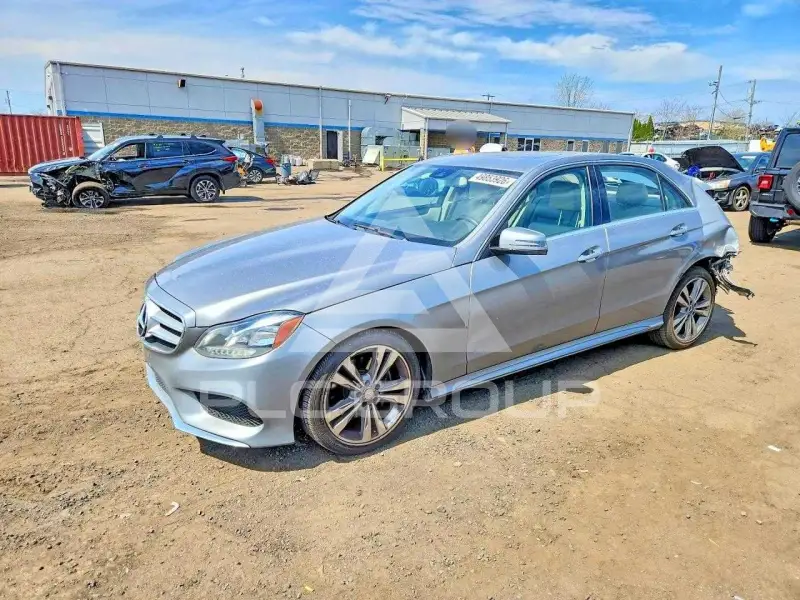 2015 Mercedes Benz E-Class фото
