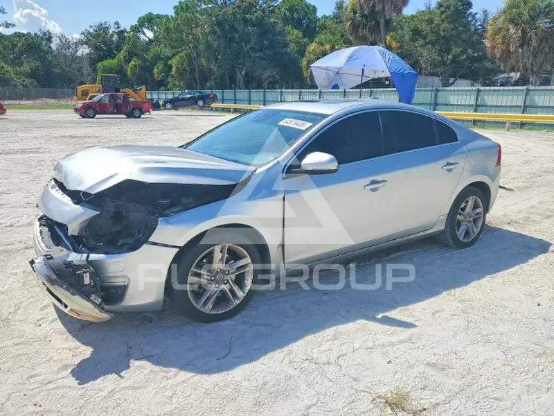 2015 Volvo S60 фото