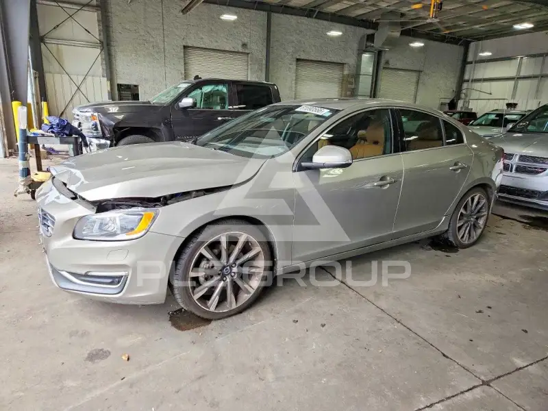 2015 Volvo S60 фото