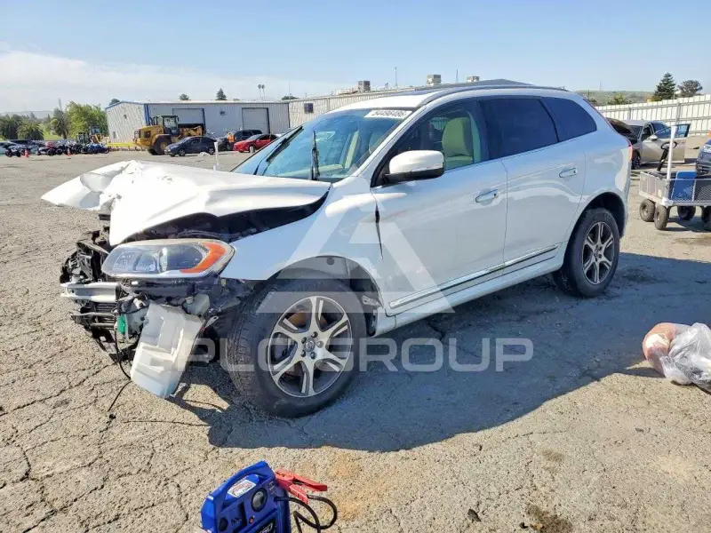 2015 Volvo XC60 photo