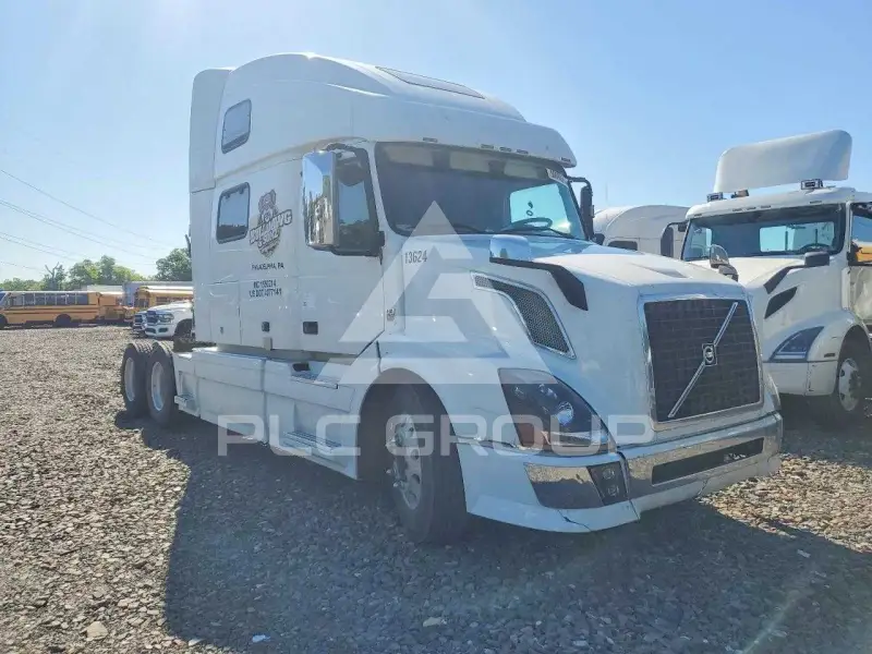 2015 Volvo VNL фото