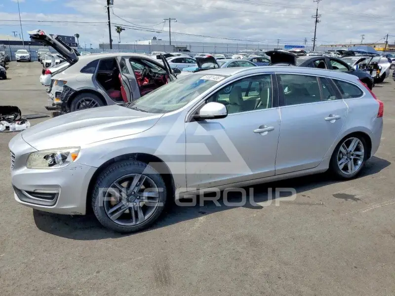 2015 Volvo V60 фото