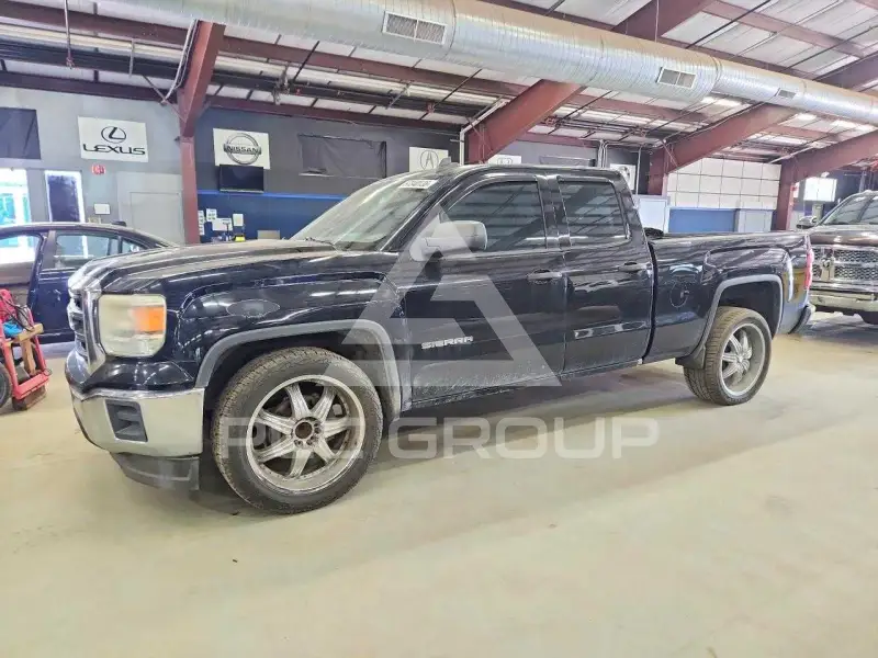 2015 GMC Sierra photo