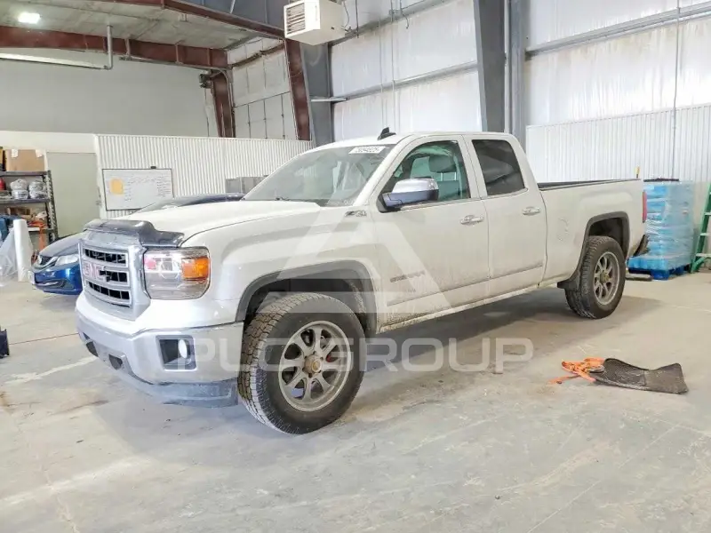 2015 GMC Sierra photo