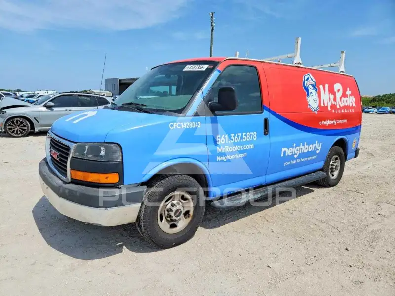 2015 GMC Savana photo