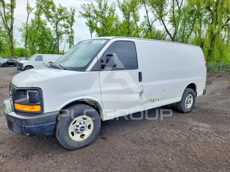 2015 GMC Savana фото