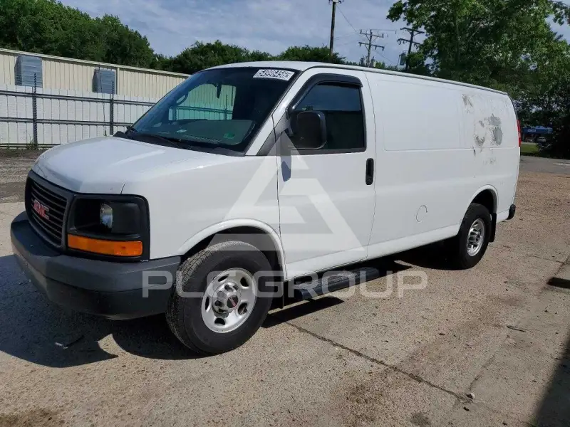 2015 GMC Savana фото
