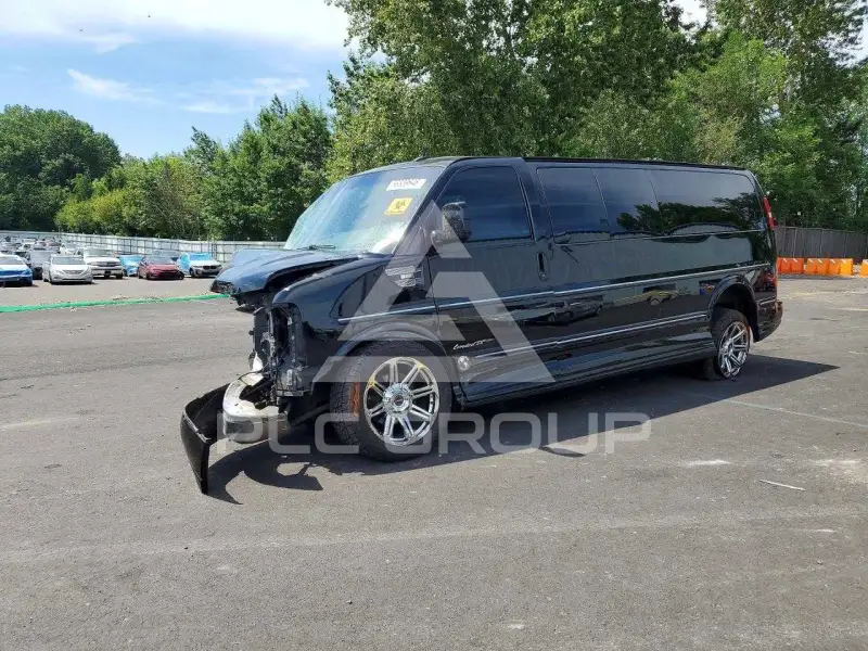 2015 GMC Savana photo