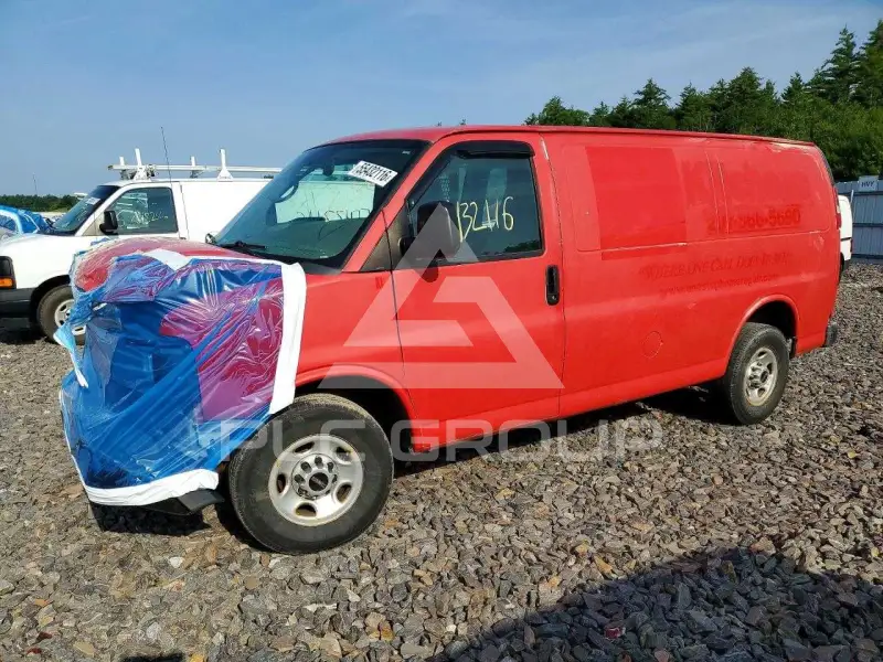 2015 GMC Savana photo