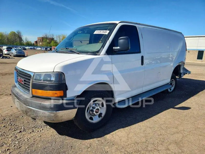 2015 GMC Savana фото