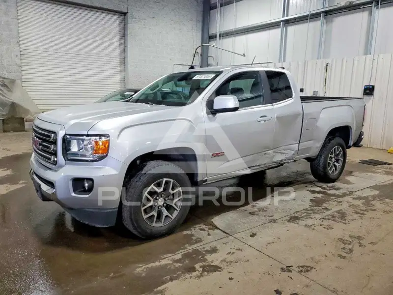 2015 GMC CANYON photo