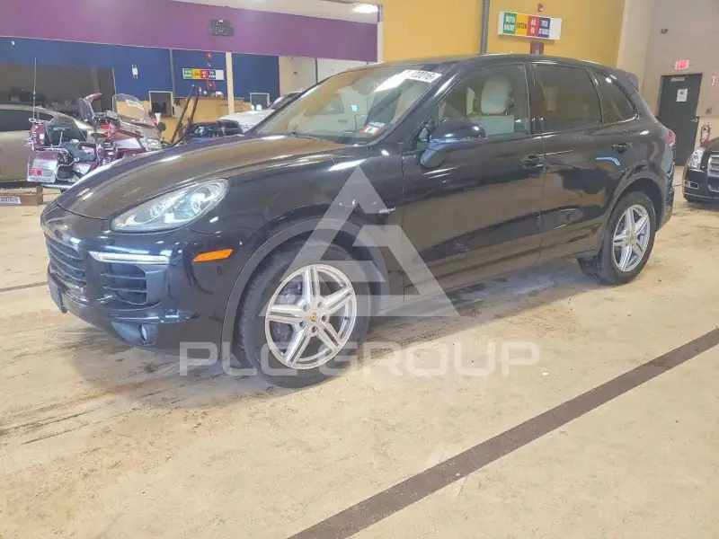 2015 Porsche Cayenne photo