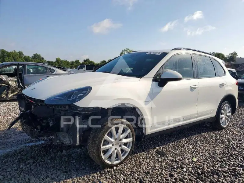 2015 Porsche Cayenne photo