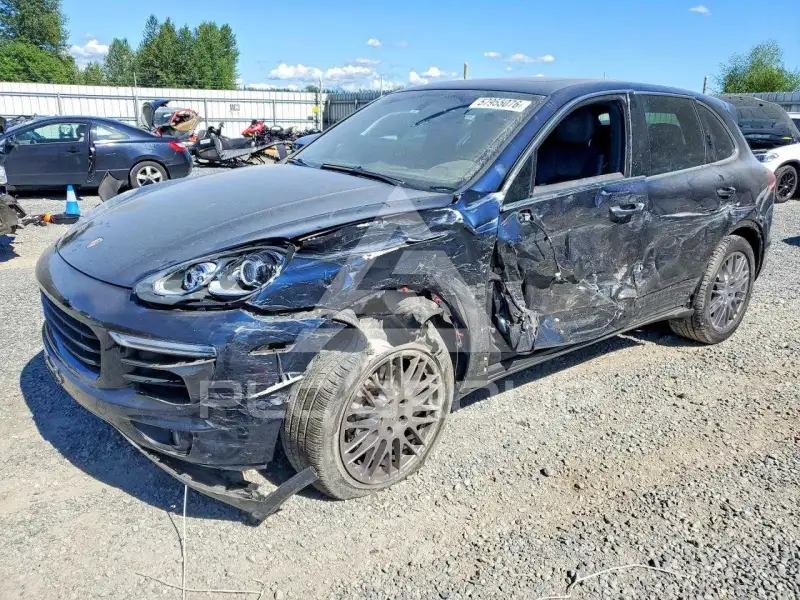 2015 Porsche Cayenne photo