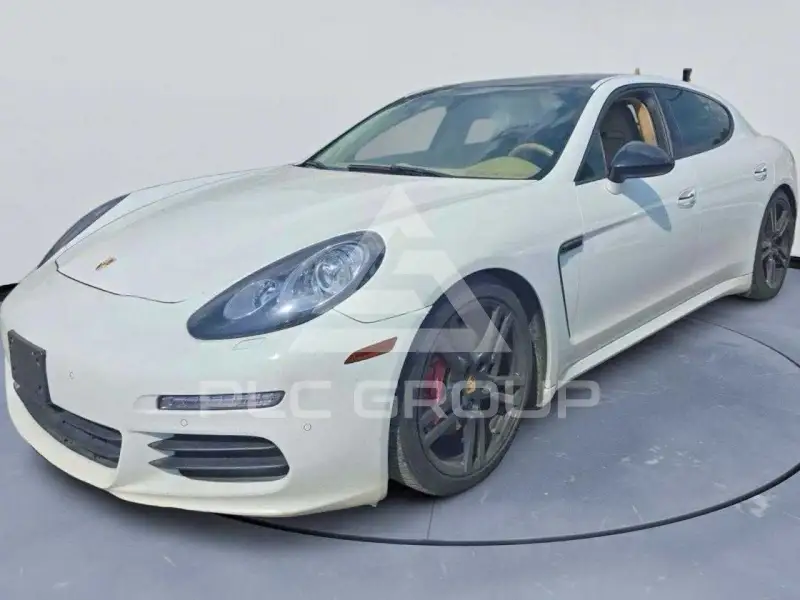 2015 Porsche Panamera photo