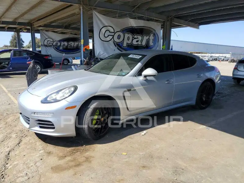 2015 Porsche Panamera photo