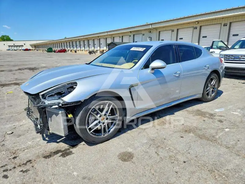 2015 Porsche Panamera photo