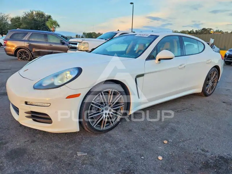 2015 Porsche Panamera photo
