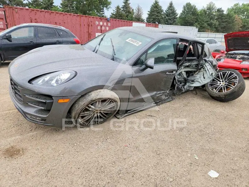 2015 Porsche MACAN photo