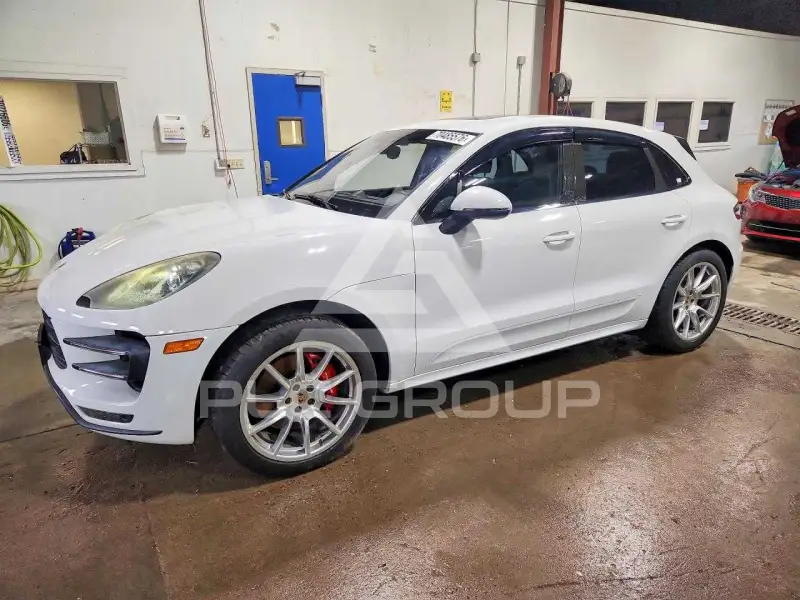 2015 Porsche MACAN photo