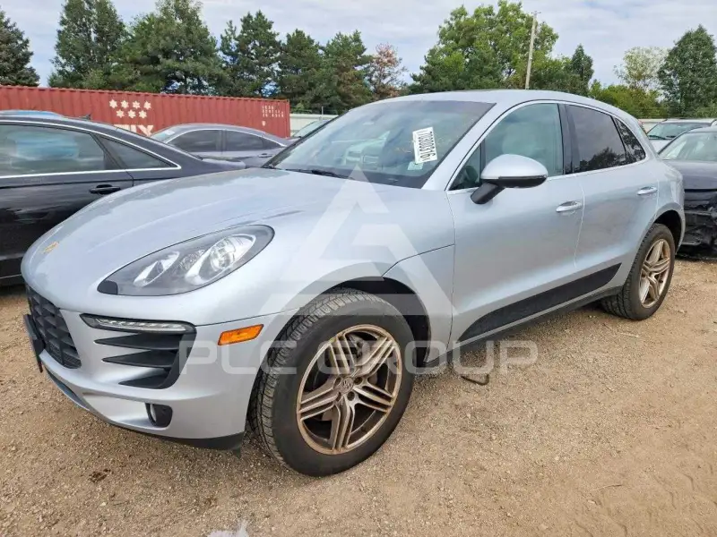 2015 Porsche MACAN photo