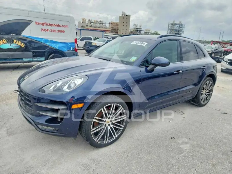 2015 Porsche MACAN photo